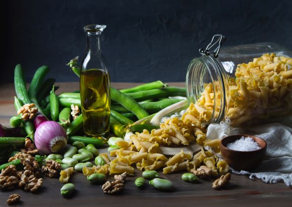 Olive oil, vegetables and pasta